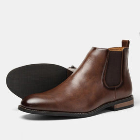 Vista lateral e detalhe da sola da bota Chelsea masculina marrom