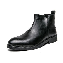 Bota masculina preta de cano curto com zíper lateral