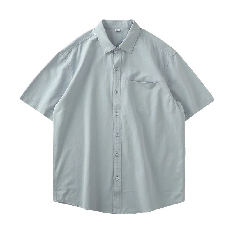 Camisa masculina cinza-clara de manga curta com botões