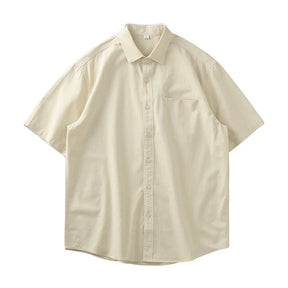 Camisa masculina off-white de manga curta com modelagem ampla