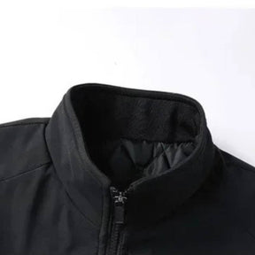 Detalhes da Gola da Jaqueta Masculina Poliéster