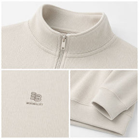 Blusa Minimalista Off-White com Zíper e Textura Canelada