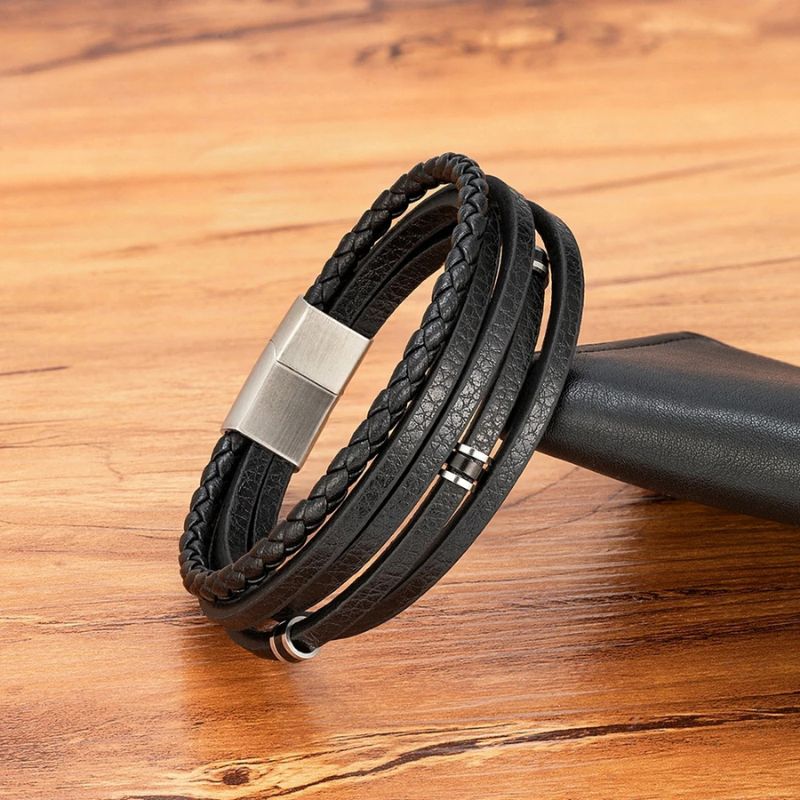 Pulseira Masculina de Couro Valenteo Lucero Preto em Couro