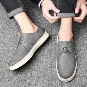 Homem Usando Sapato Casual Casual