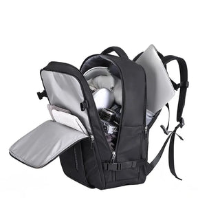 mochila de viagem para notebook e diferentes acessórios