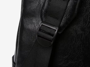 close up na alça ajustável com fivela reguladora e resistente da mochila executiva valenteo savile