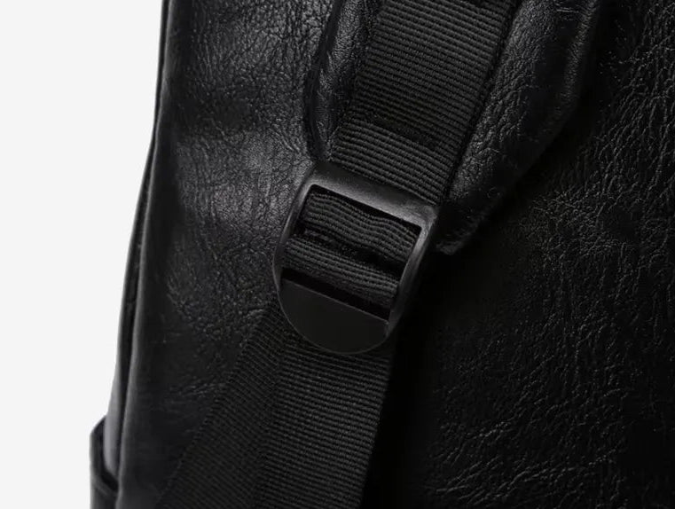 close up na alça ajustável com fivela reguladora e resistente da mochila executiva valenteo savile